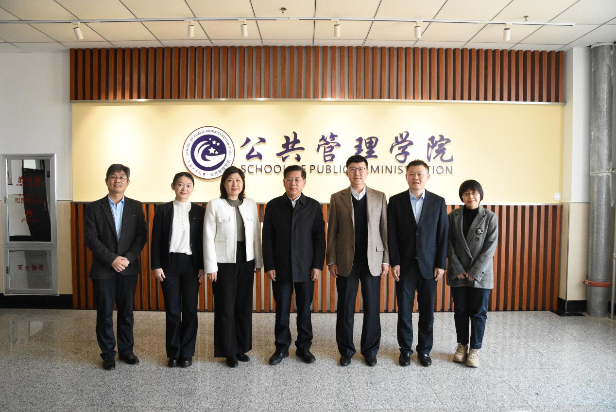 学校党委书记陈权到香港三级
调研指导工作